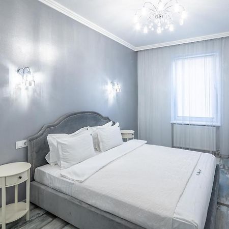 Romari Вічева 1 Apartment Lviv Ngoại thất bức ảnh