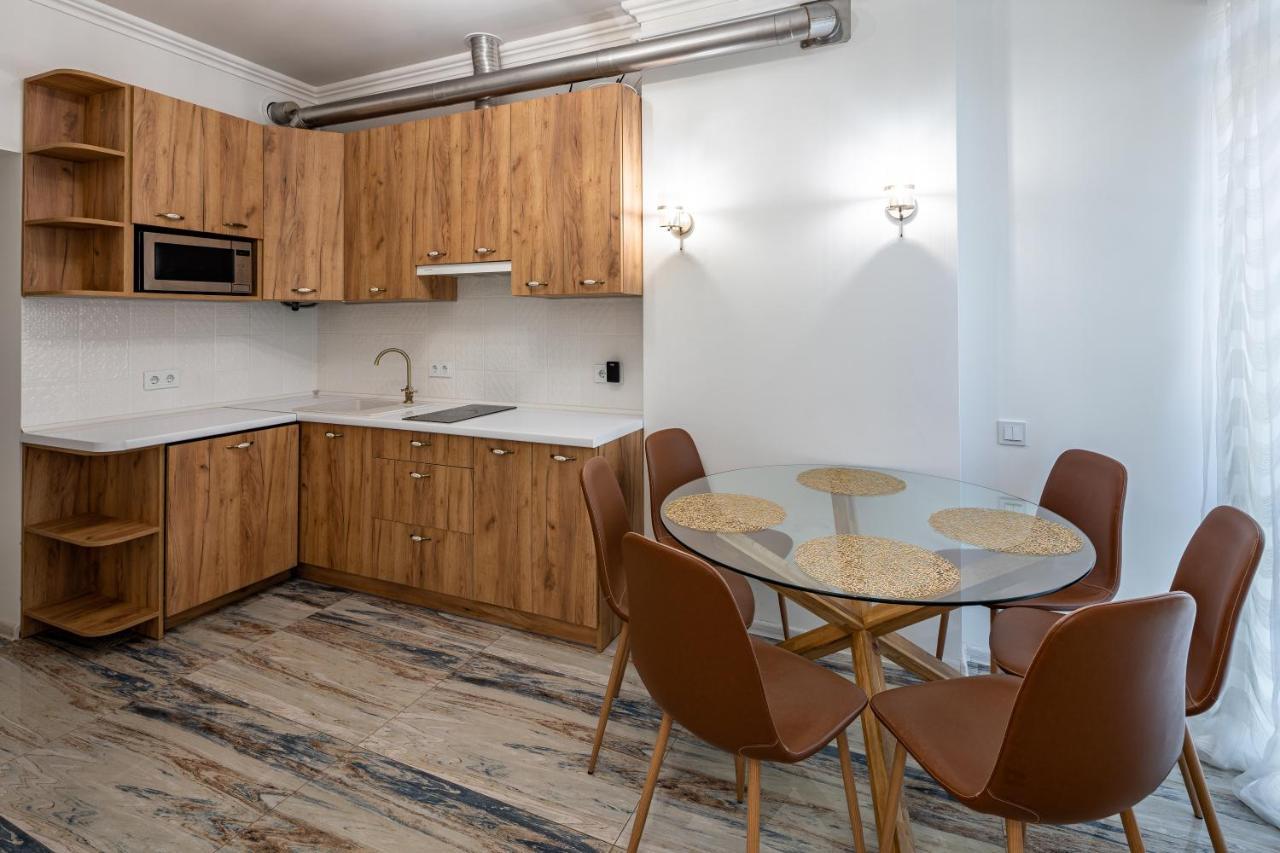 Romari Вічева 1 Apartment Lviv Ngoại thất bức ảnh