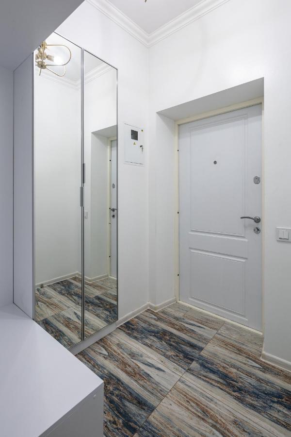 Romari Вічева 1 Apartment Lviv Ngoại thất bức ảnh